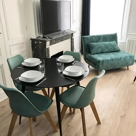 La Savane Du Donjon Apartment